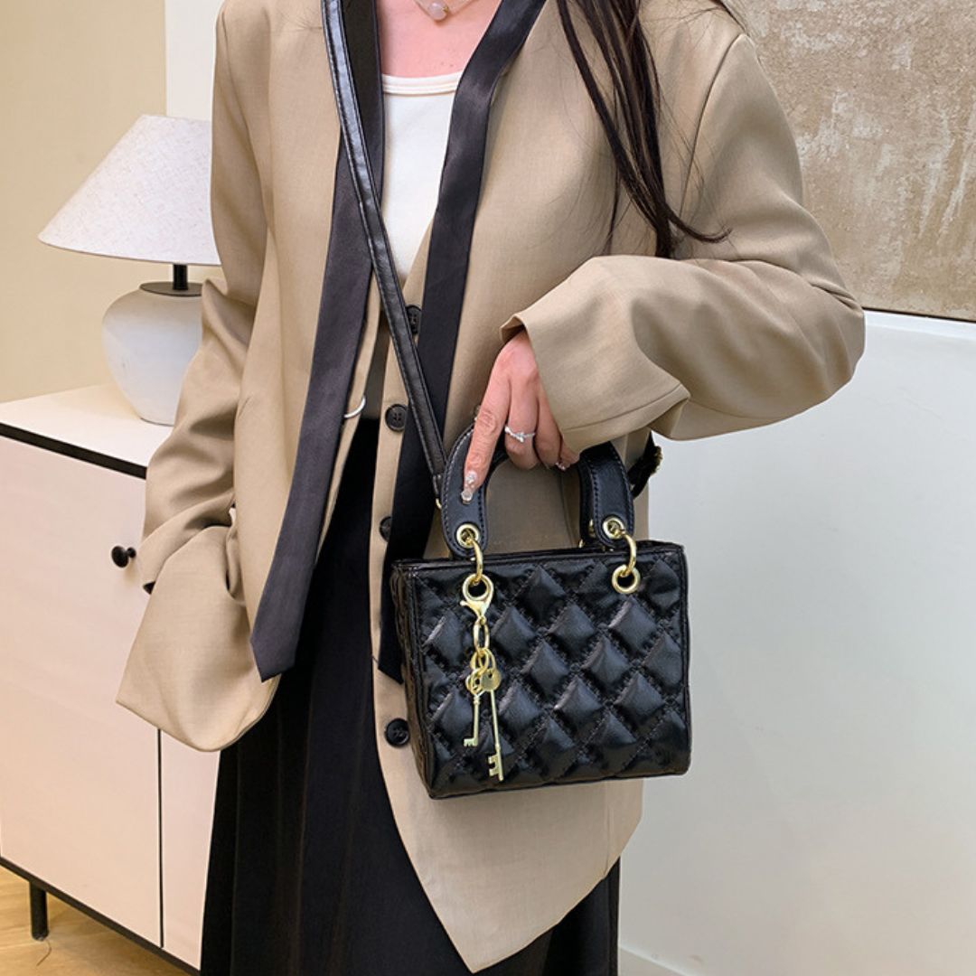 Ornement de Reine Handbag