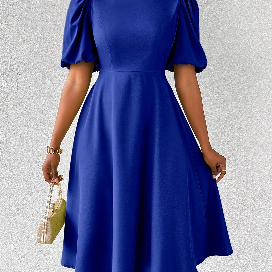 Clara Bloom | Refined black midi dress