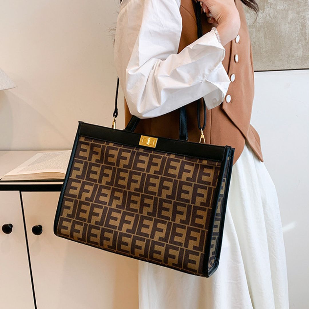 Douceur de Velours Handbag