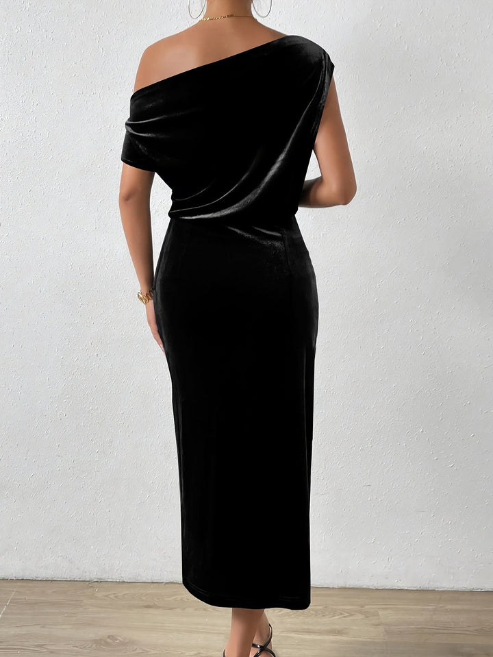 Marilyn | Casual velvet midi dress with a timeless style