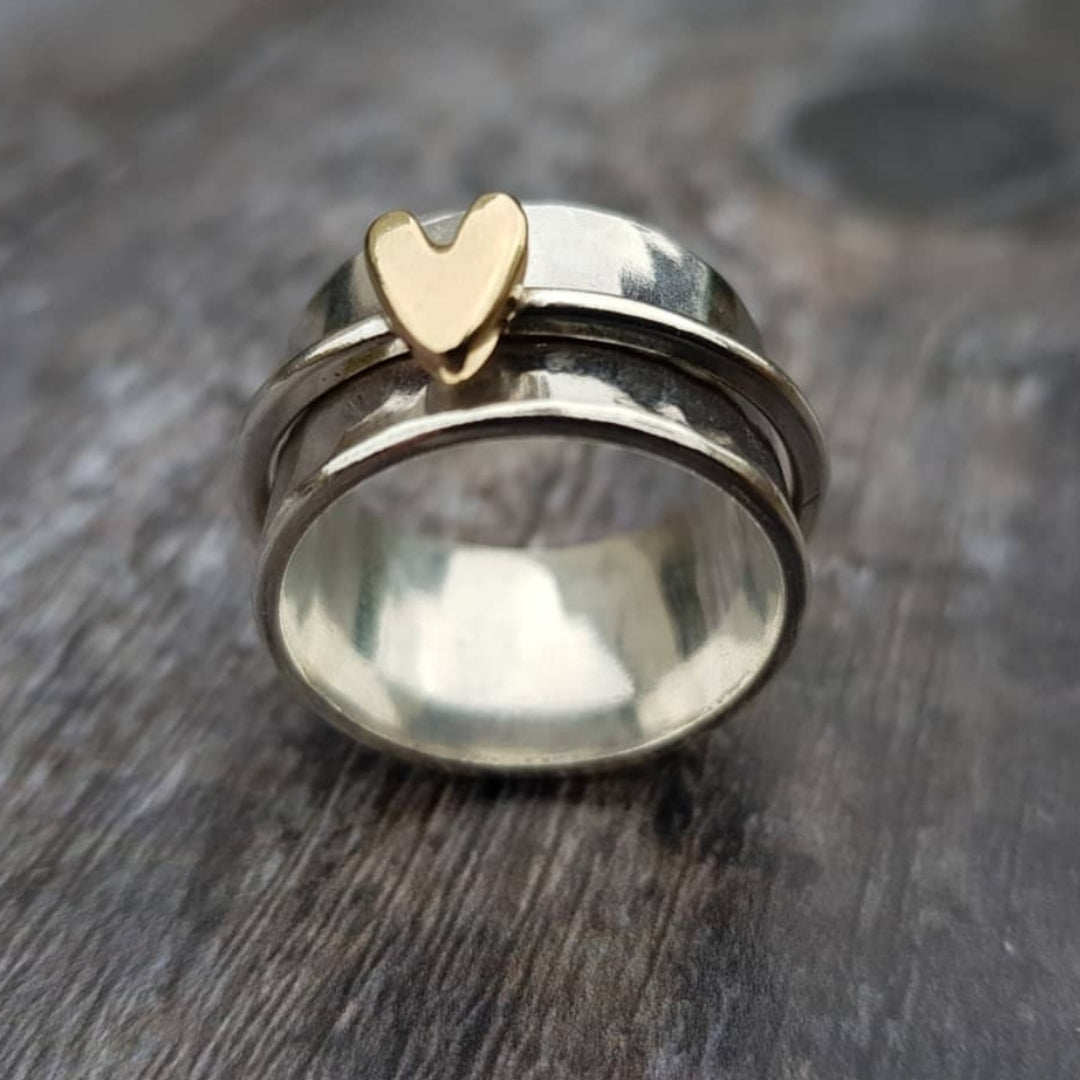 Gellie - Heart Embrace Ring
