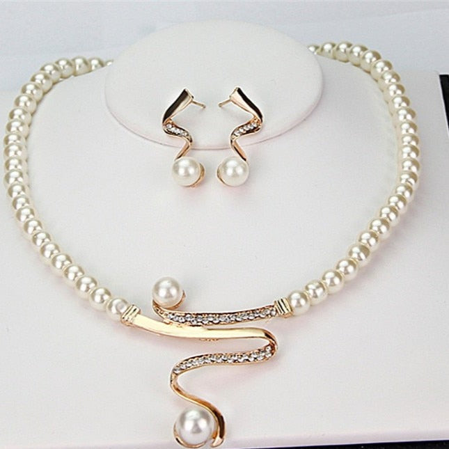 Luciya - Elegant Twist Pearl Necklace