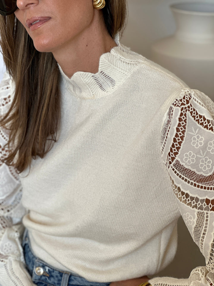 Nahée – a soft and elegant winter-inspired knit