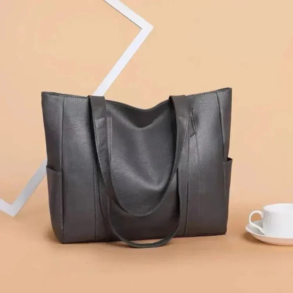 Luxury | Elegant minimalist handbag