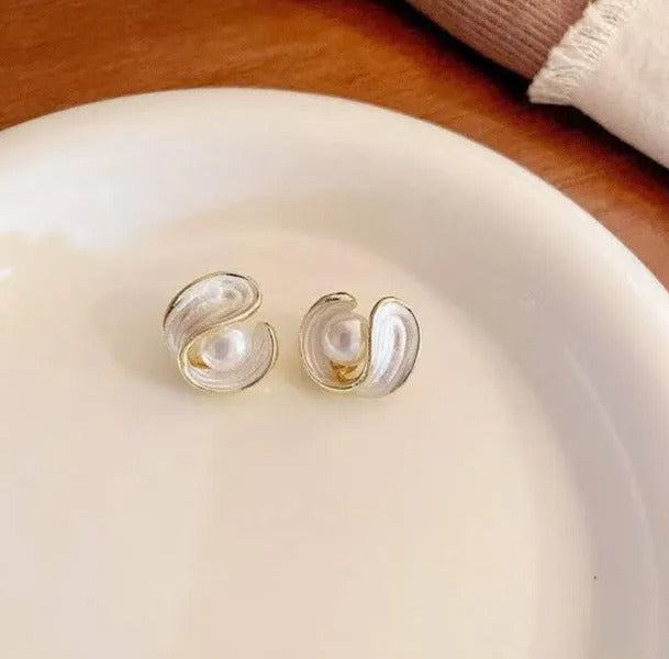Liorie - Pearl Spiral Earrings