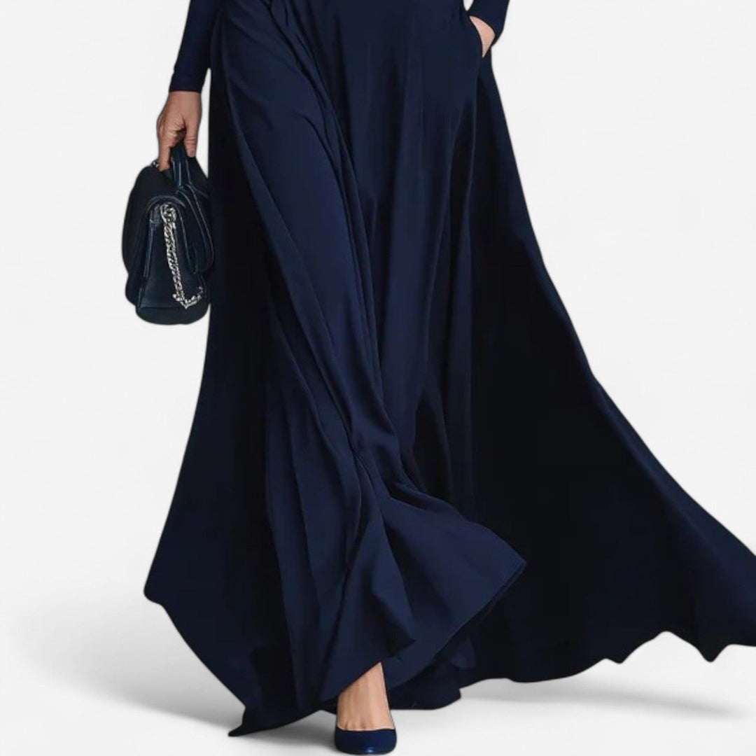 Yvelise | Long dress with a high neck